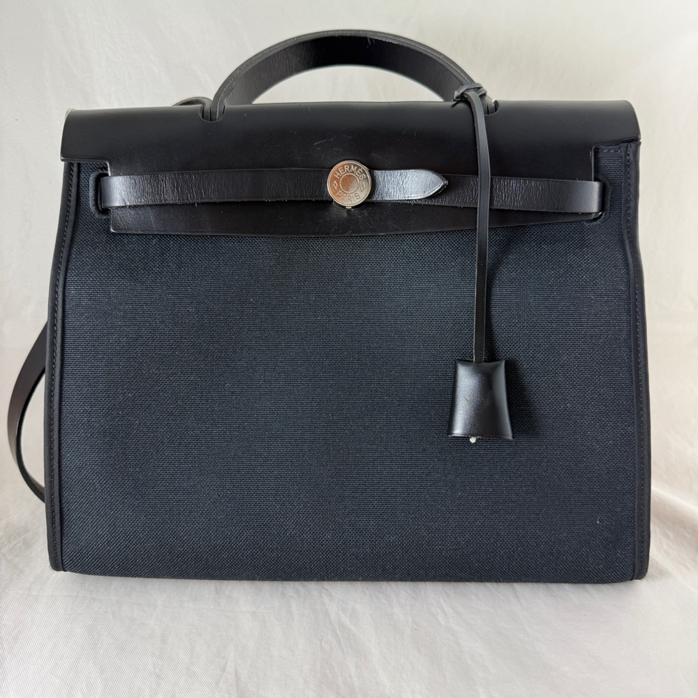 HERMÈS Herbag Zip 31 bag in Black